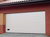 Секционные ворота RSD02LUX для гаража DoorHan RAL 9003